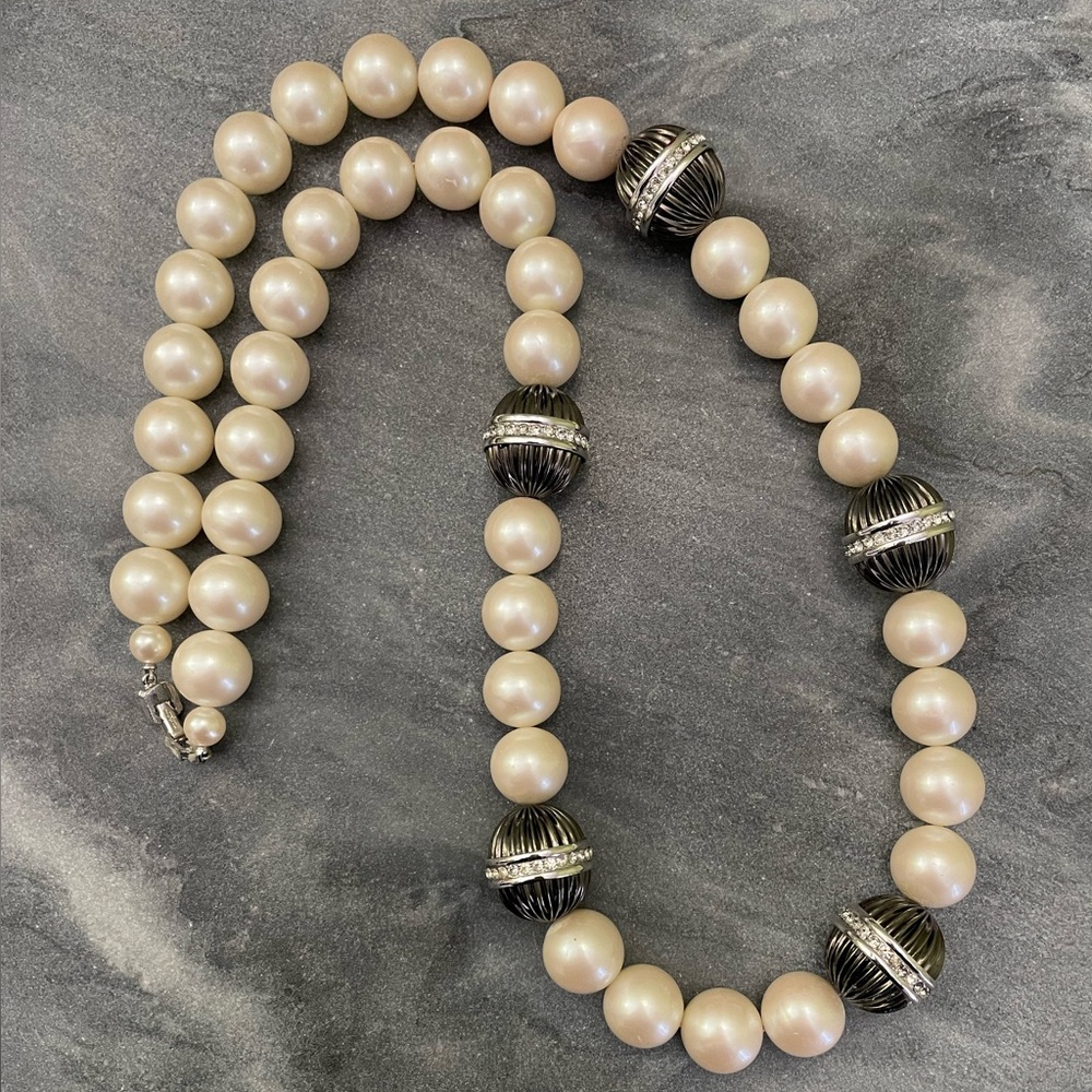 Vintage Givenchy Pearl Crystal Necklace - Picture 12 of 15